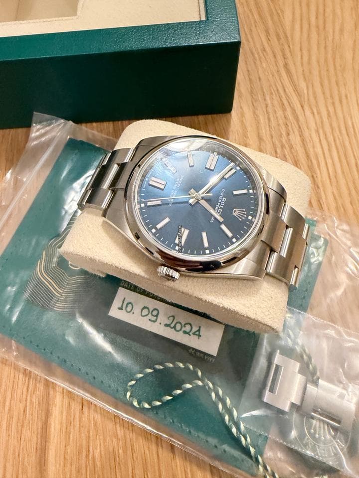 Rolex Oyster Perpetual 41 Blue Dial - Thumbnail 3