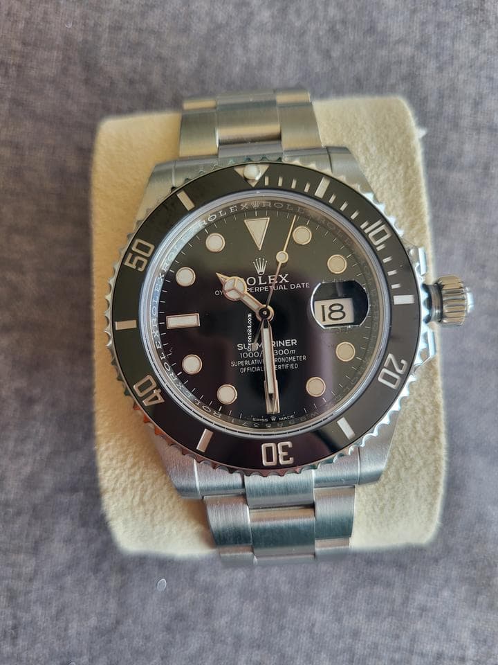Rolex Submariner Date Neue und ungetragene Rolex Submariner - Image 1