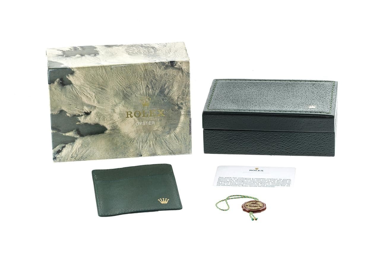 Rolex Submariner Date - Thumbnail 11