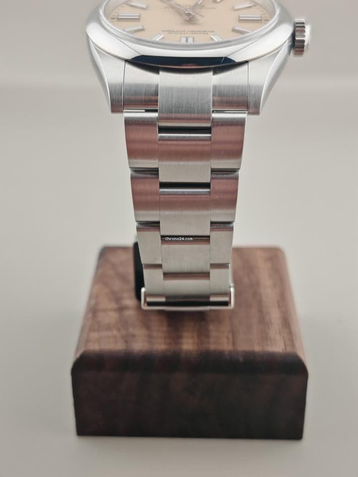 Rolex Oyster Perpetual 41 mm, NEW, 134300 2025 Beige Dial, Full set, Unworn - Thumbnail 8