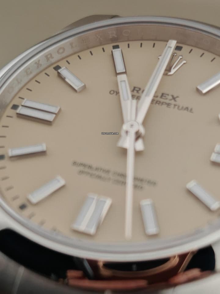 Rolex Oyster Perpetual 41 mm, NEW, 134300 2025 Beige Dial, Full set, Unworn - Thumbnail 12