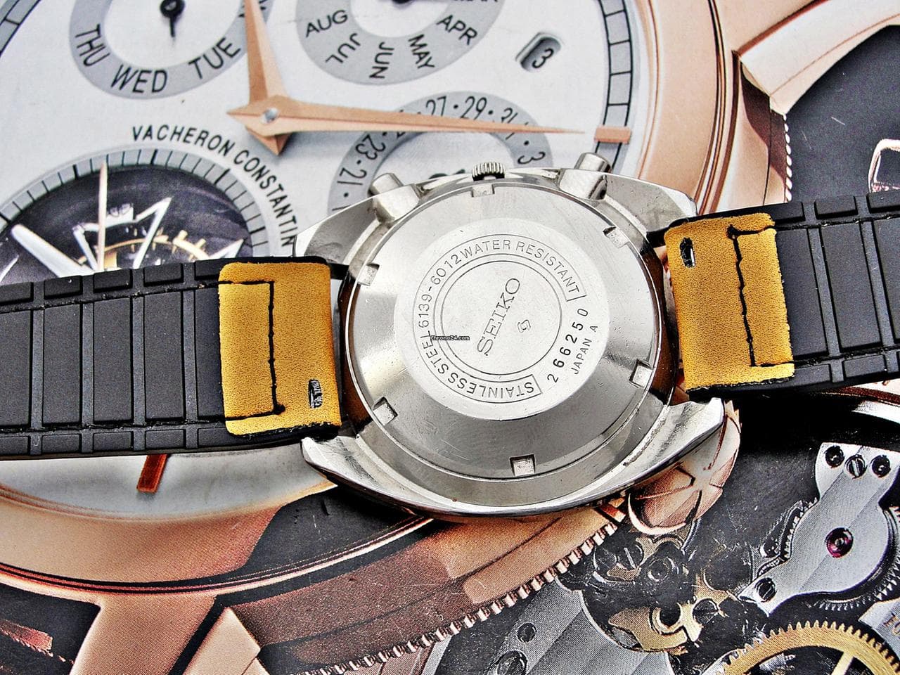 Seiko Chronograph Beautiful Retro Seiko Automatic Chronograph from 1972 - Thumbnail 16