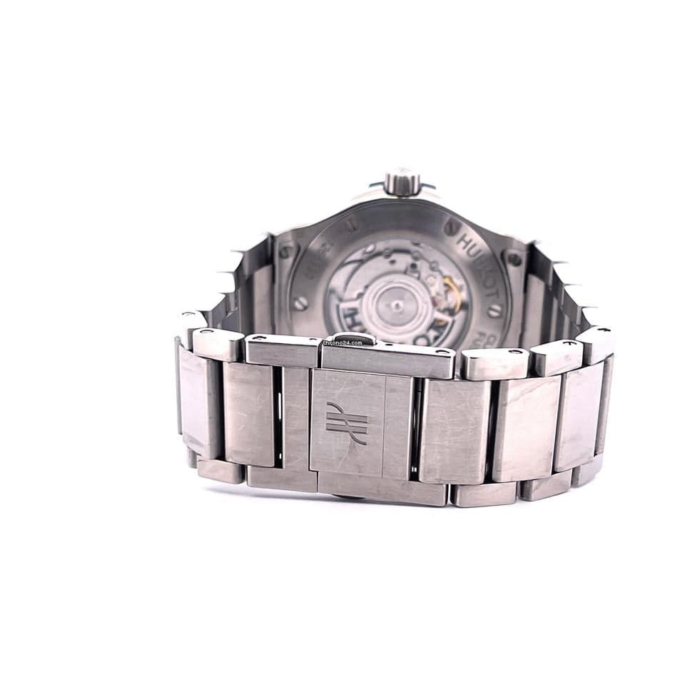 Hublot Classic Fusion Black Dial / Box & Papers - Thumbnail 9