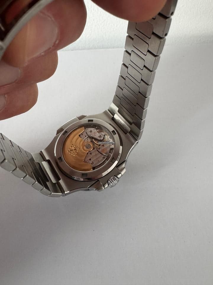 Patek Philippe Nautilus 2018 white dial full set 99% condition - Thumbnail 3