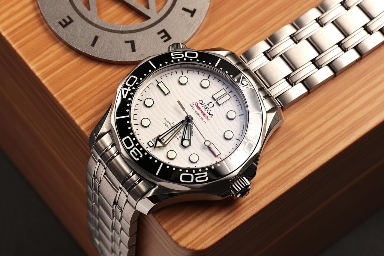 Omega Seamaster Diver 300 M Full set in excellent condition - Image 1