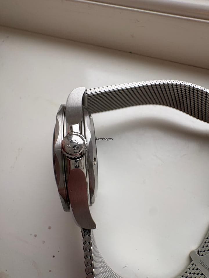 Omega Seamaster Diver 300M “60 Years of James Bond” - Thumbnail 3