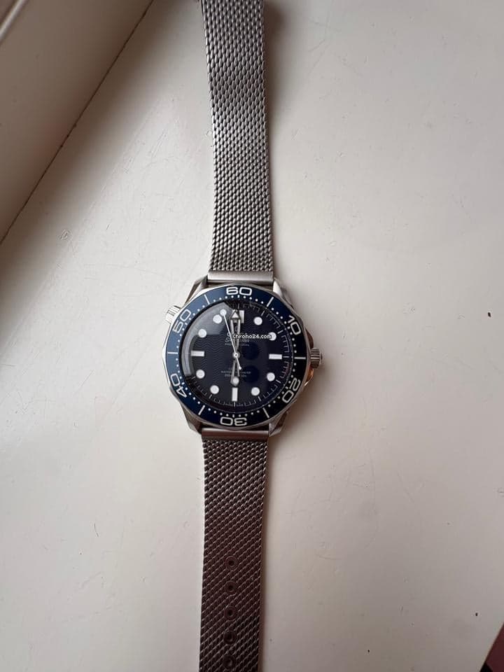 Omega Seamaster Diver 300M “60 Years of James Bond” - Thumbnail 5