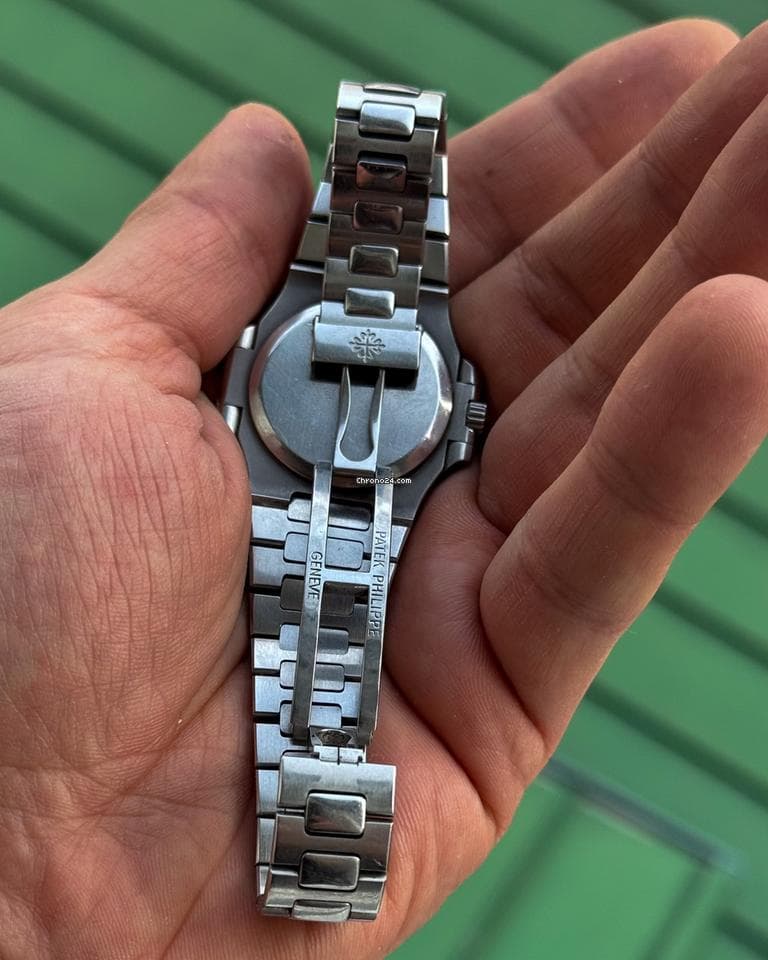 Patek Philippe Nautilus Blue Ribbed Dial – Steel – Box & Dealer Invoice – 2000 - Thumbnail 5