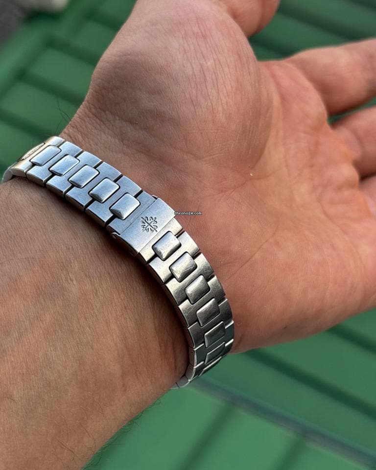 Patek Philippe Nautilus Blue Ribbed Dial – Steel – Box & Dealer Invoice – 2000 - Thumbnail 6