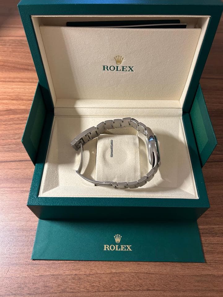 Rolex Oyster Perpetual 41 Stainless Dial (2025) New - Thumbnail 4