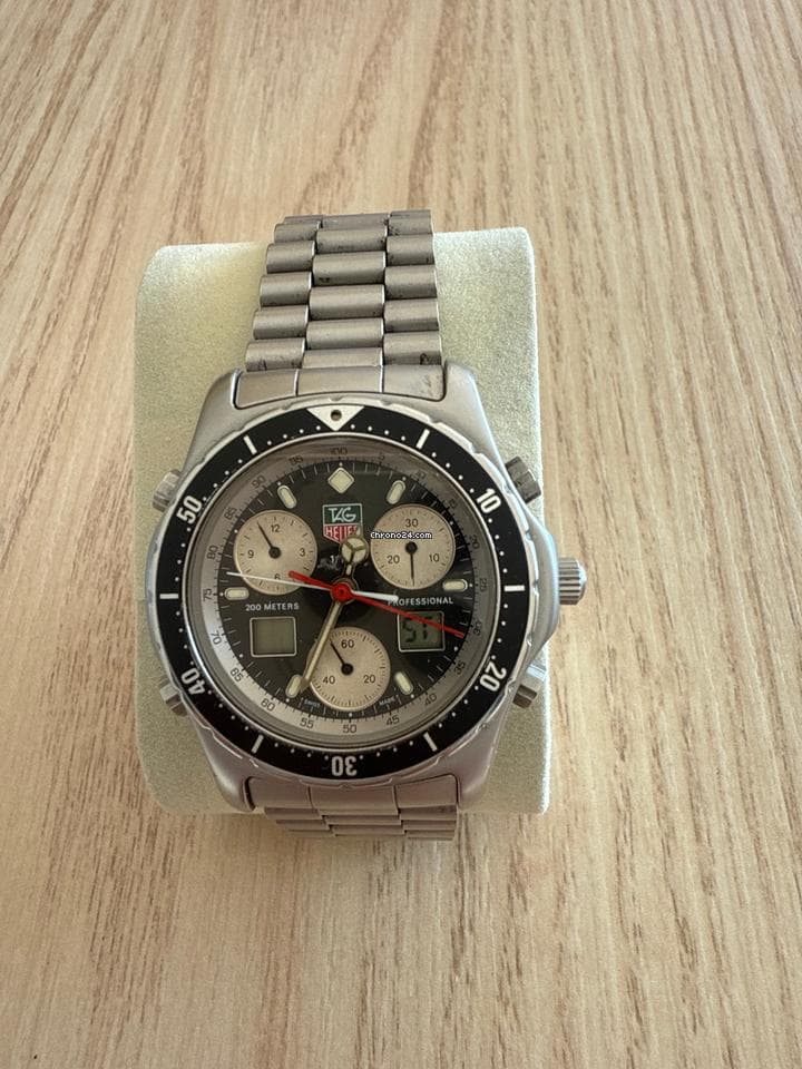 TAG Heuer 2000 Professional - Image 1