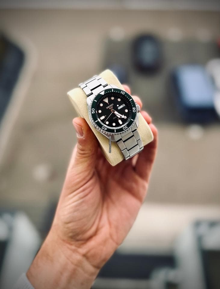 Seiko 5 Sports - Thumbnail 2