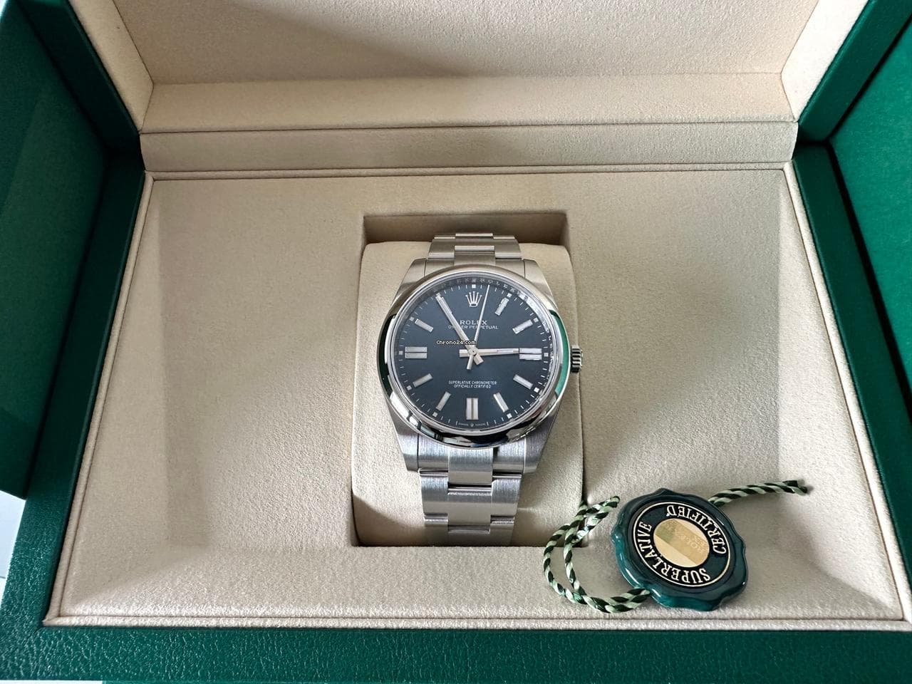 Rolex Oyster Perpetual 41 124300  Blau  Full Set  Neu & ungetragen  04/2025  verklebt - Image 1