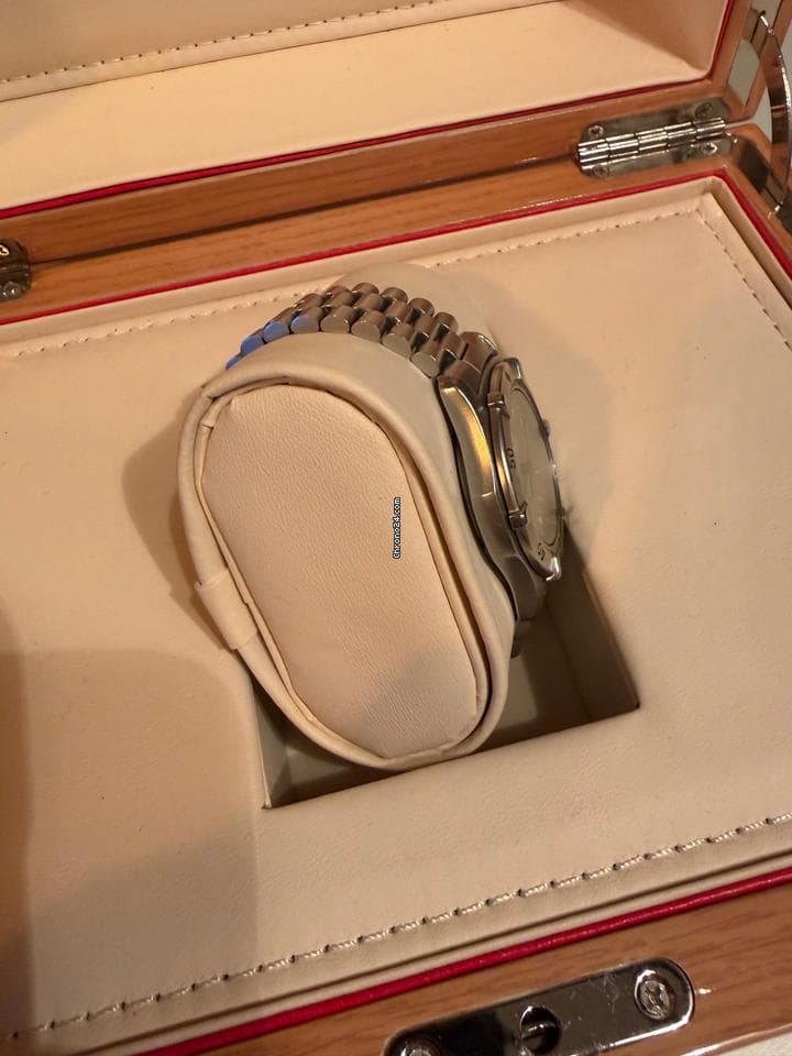 TAG Heuer 2000 Professional - Thumbnail 3