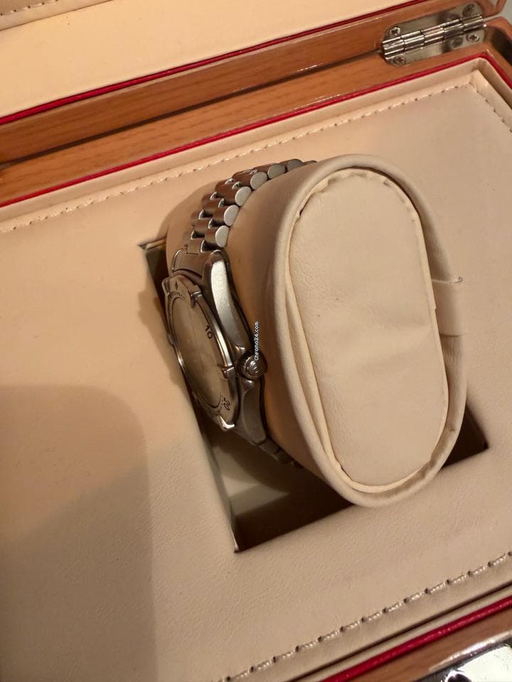 TAG Heuer 2000 Professional - Thumbnail 2