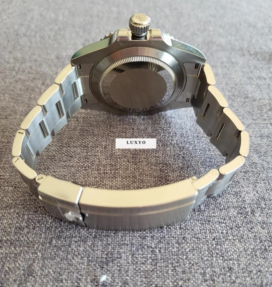 Rolex Submariner Date Neue und ungetragene Rolex Submariner - Thumbnail 3