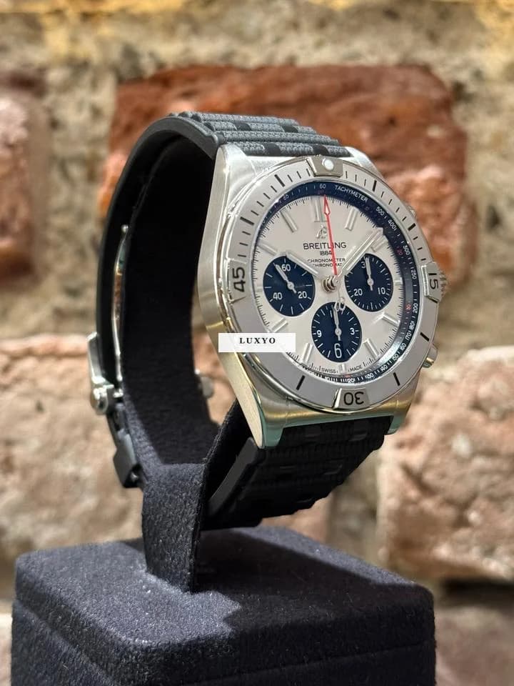 Breitling Chronomat B01 42 like new von 2025 - Thumbnail 2