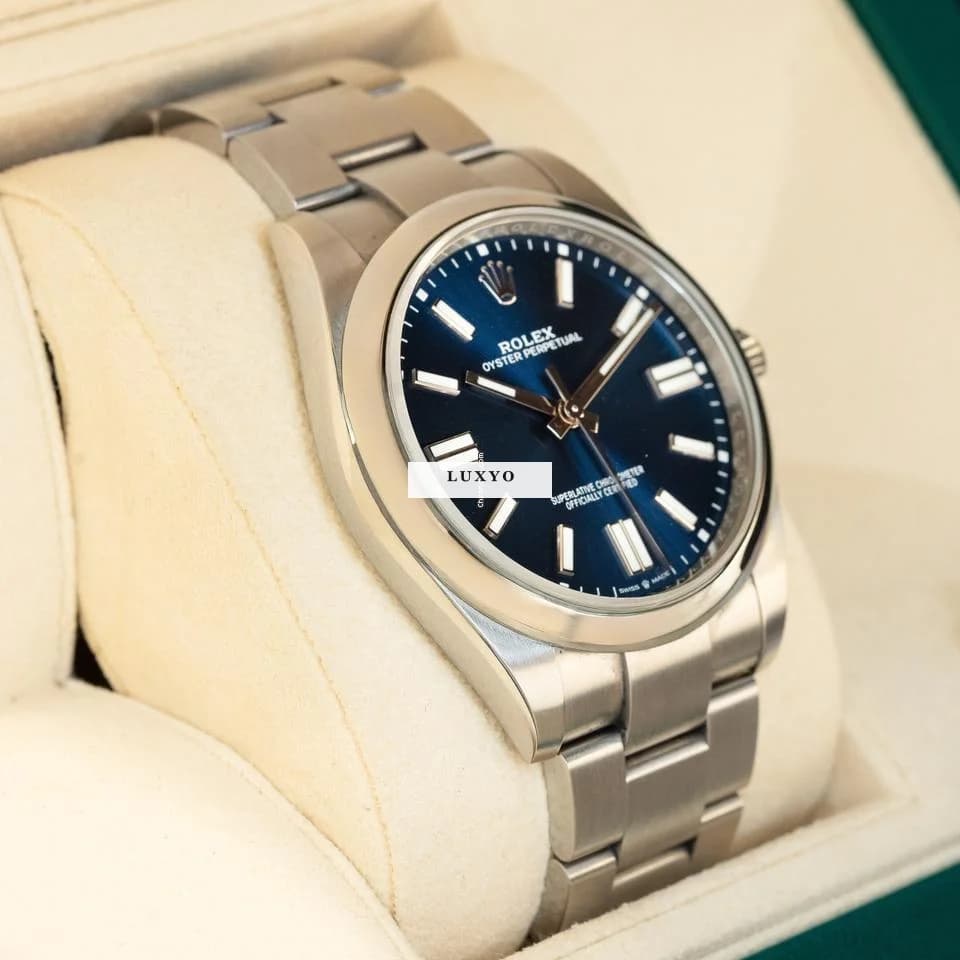 Rolex Oyster Perpetual Ref. 124300 Full Set - Thumbnail 3