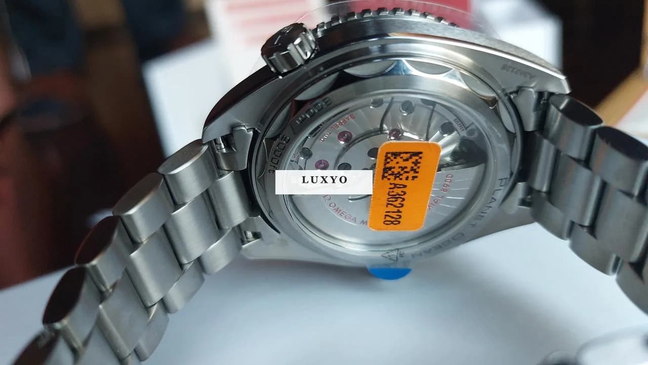 Omega Seamaster Planet Ocean Orologio Nuovo, mai usato completo di cofanetto originale - Thumbnail 11