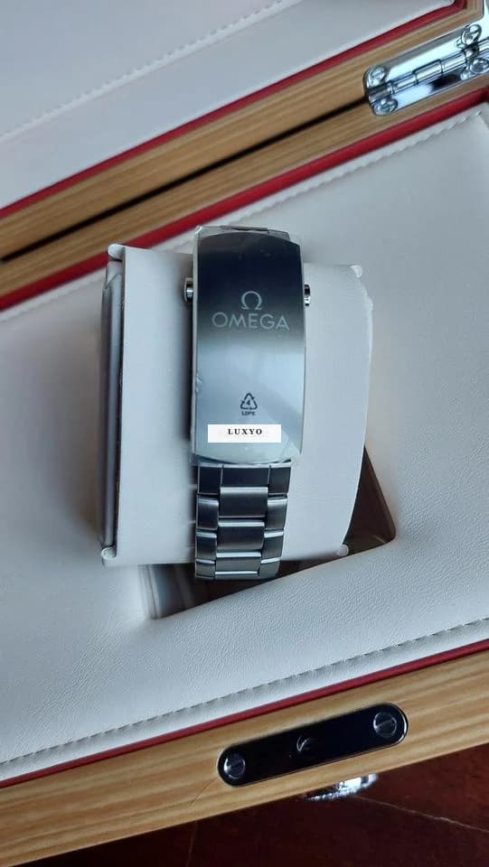 Omega Seamaster Planet Ocean Orologio Nuovo, mai usato completo di cofanetto originale - Thumbnail 12