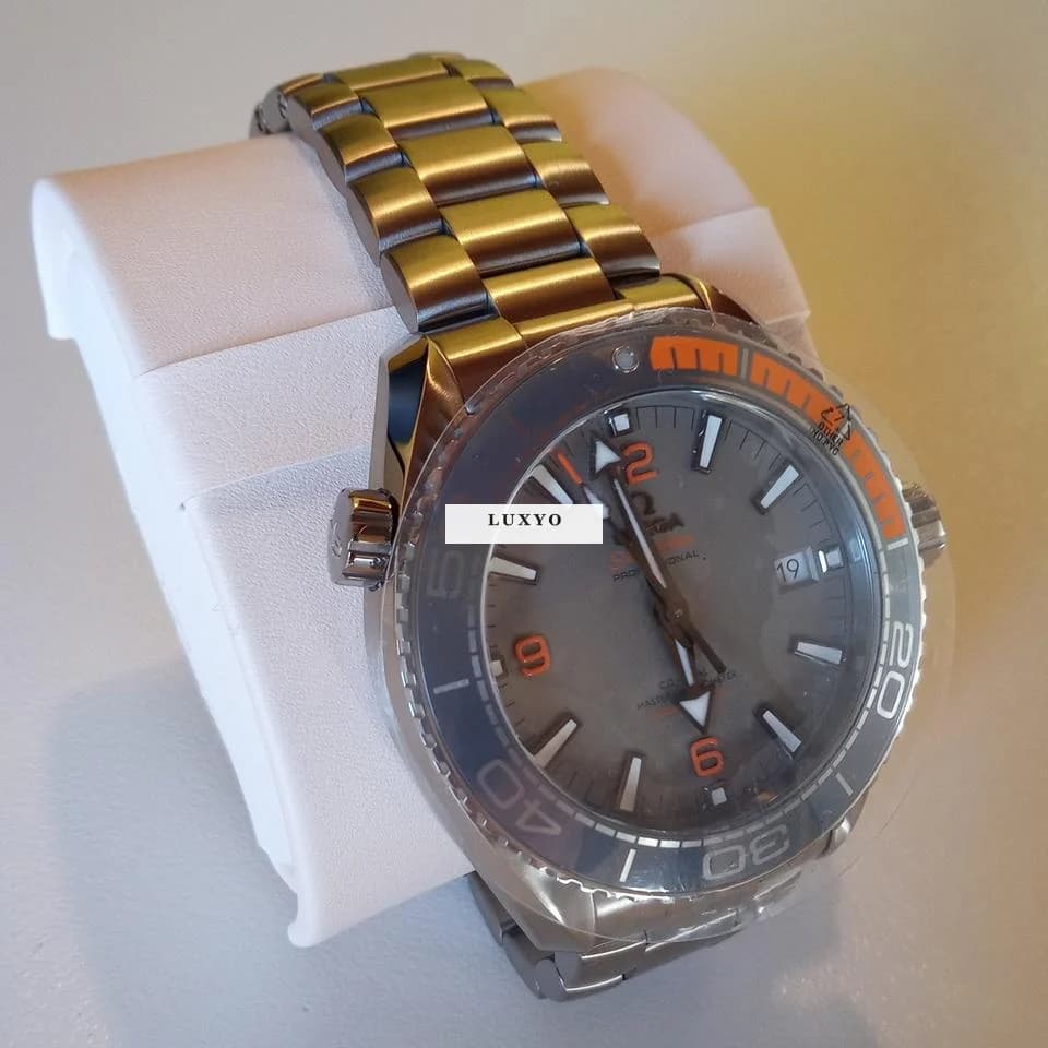 Omega Seamaster Planet Ocean Orologio Nuovo, mai usato completo di cofanetto originale - Thumbnail 3