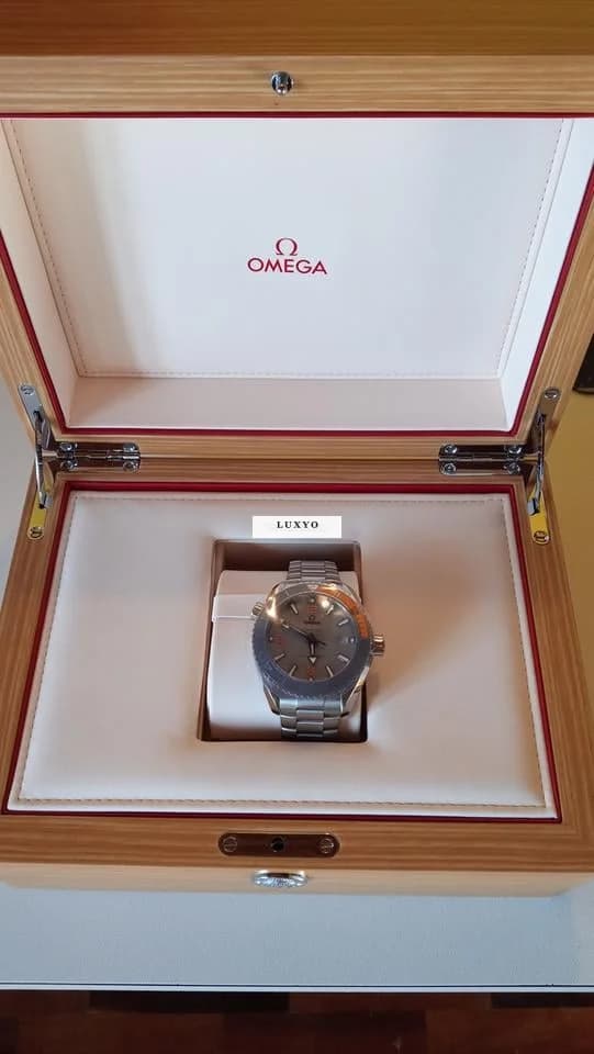 Omega Seamaster Planet Ocean Orologio Nuovo, mai usato completo di cofanetto originale - Thumbnail 5