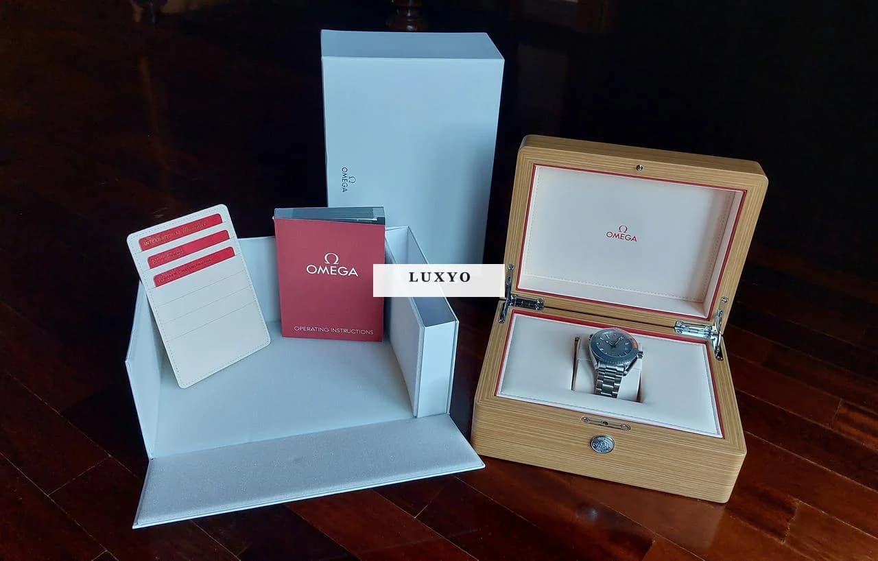 Omega Seamaster Planet Ocean Orologio Nuovo, mai usato completo di cofanetto originale - Thumbnail 10