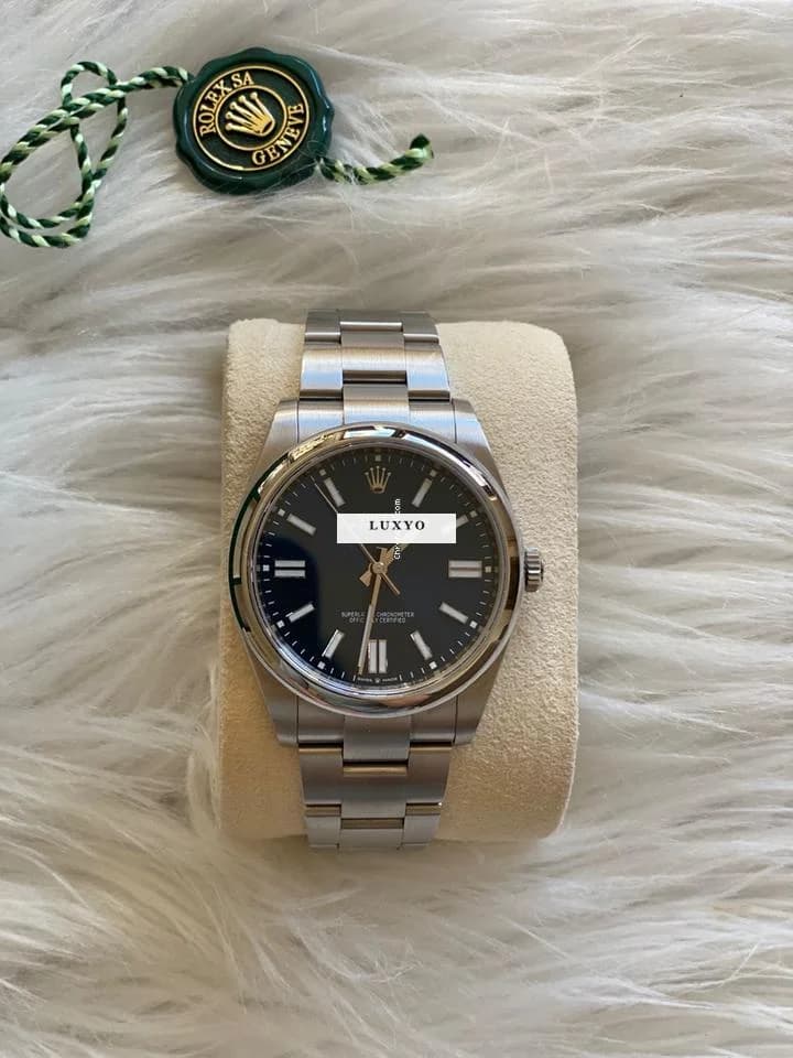 Rolex Oyster Perpetual 41 Kaum getragen und sofort verfügbar! - Image 1