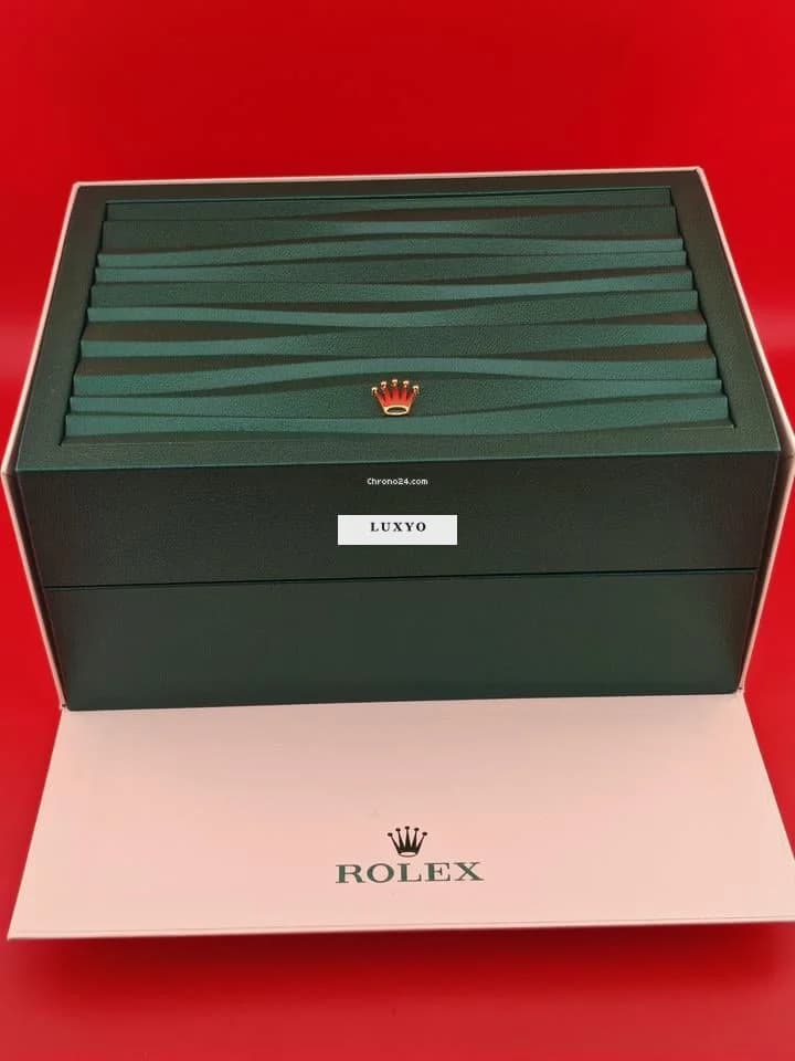 Rolex Oyster Perpetual 41 mm, NEW, 134300 2025 Beige Dial, Full set, Unworn - Thumbnail 4