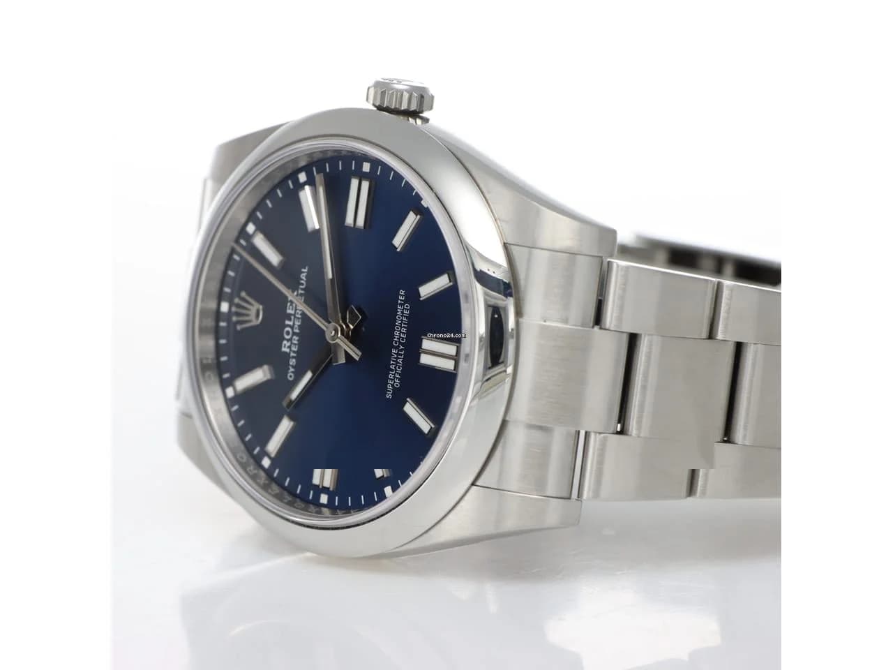 Rolex Oyster Perpetual 41 Blue Dial Excellent Conditions Full Set 01/2025 - Thumbnail 5
