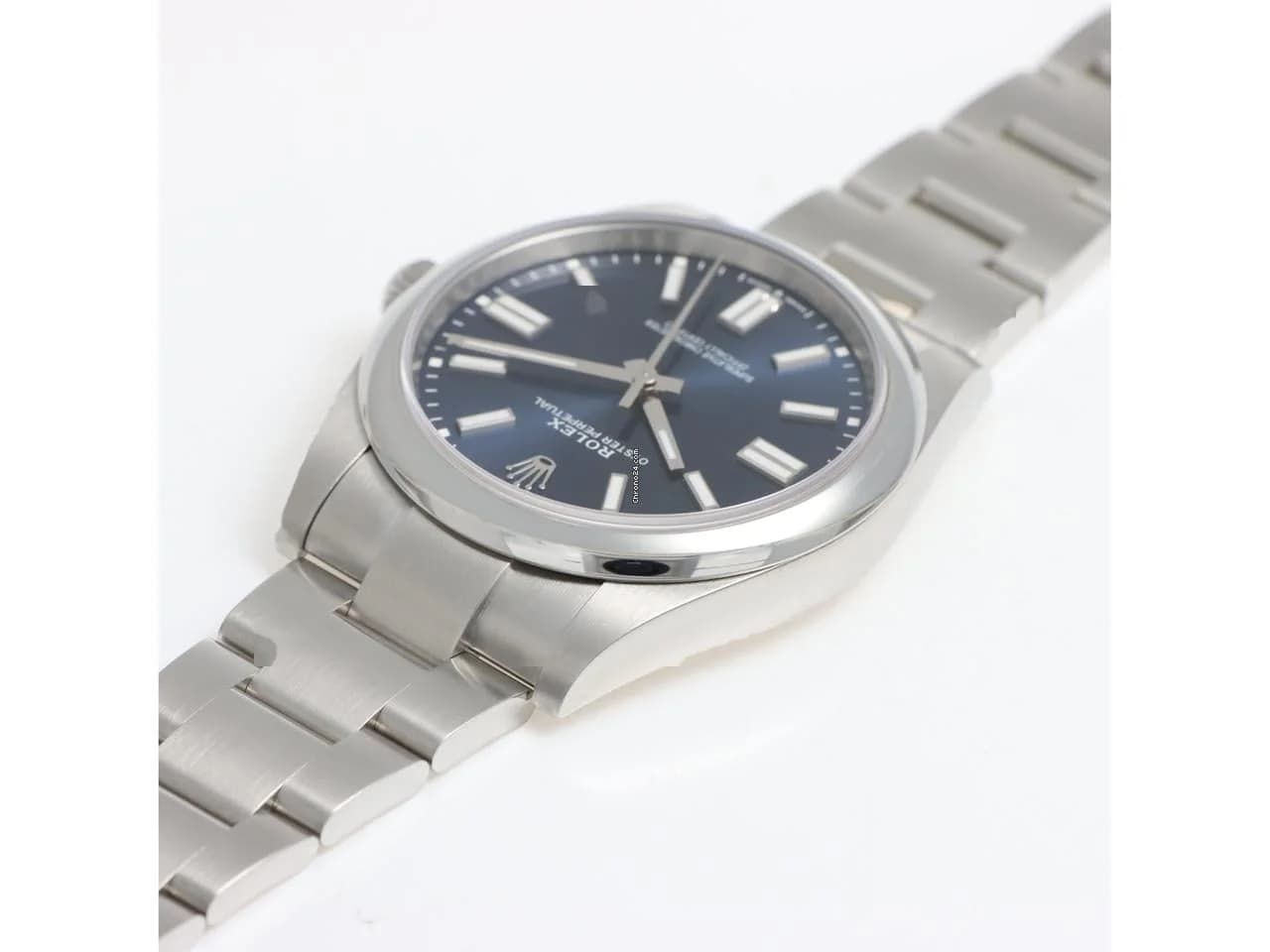 Rolex Oyster Perpetual 41 Blue Dial Excellent Conditions Full Set 01/2025 - Thumbnail 7