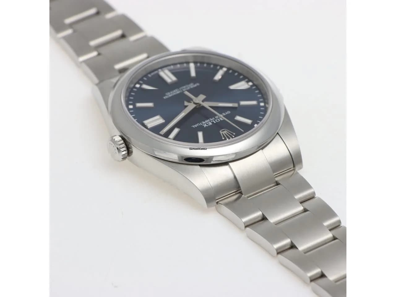 Rolex Oyster Perpetual 41 Blue Dial Excellent Conditions Full Set 01/2025 - Thumbnail 8