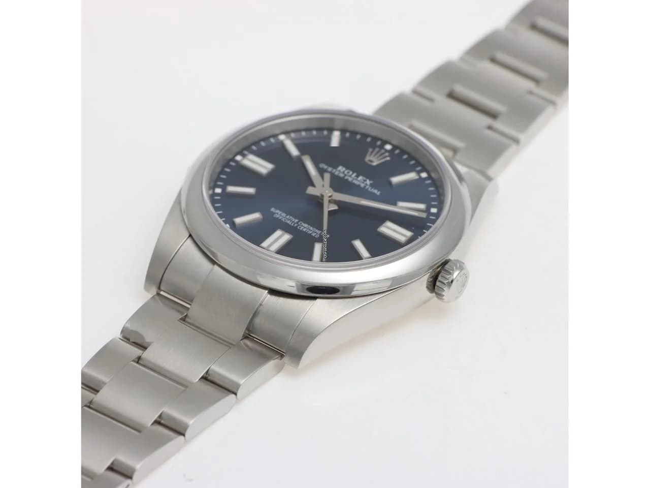 Rolex Oyster Perpetual 41 Blue Dial Excellent Conditions Full Set 01/2025 - Thumbnail 9
