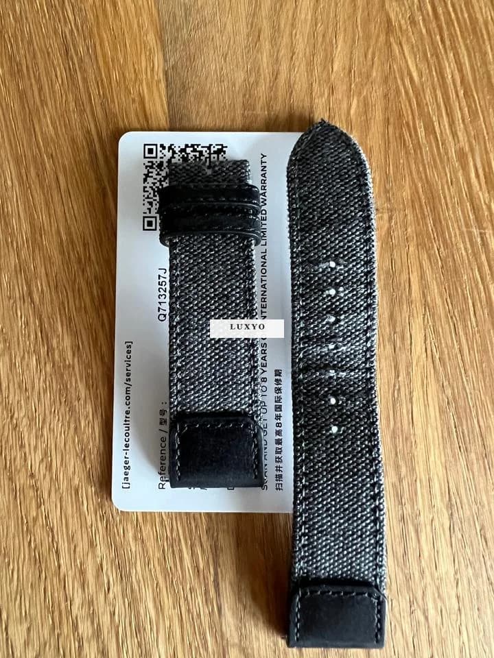 Jaeger-LeCoultre Reverso Tribute Monoface Small Seconds 2025 Like New Warranty 2033 - Thumbnail 10