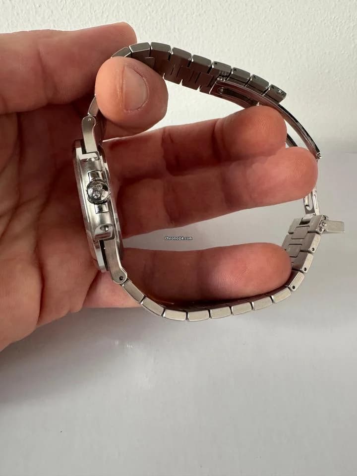 Patek Philippe Nautilus 2018 white dial full set 99% condition - Thumbnail 4