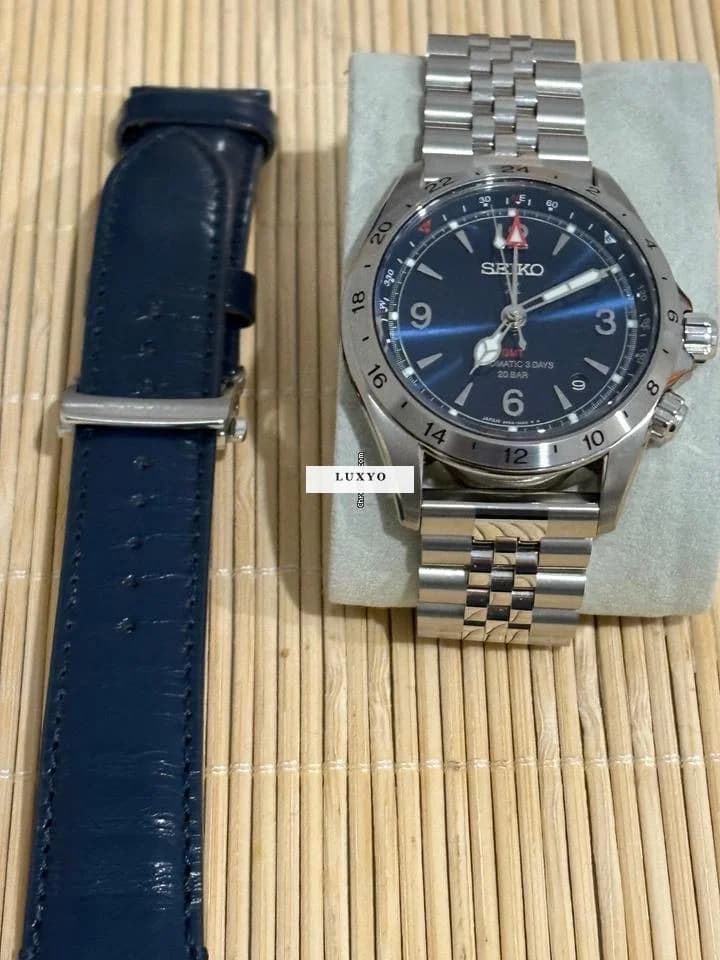 Seiko Prospex Alpinist  Automatic Like new box papers extra S J Louis Bracelet - Thumbnail 2