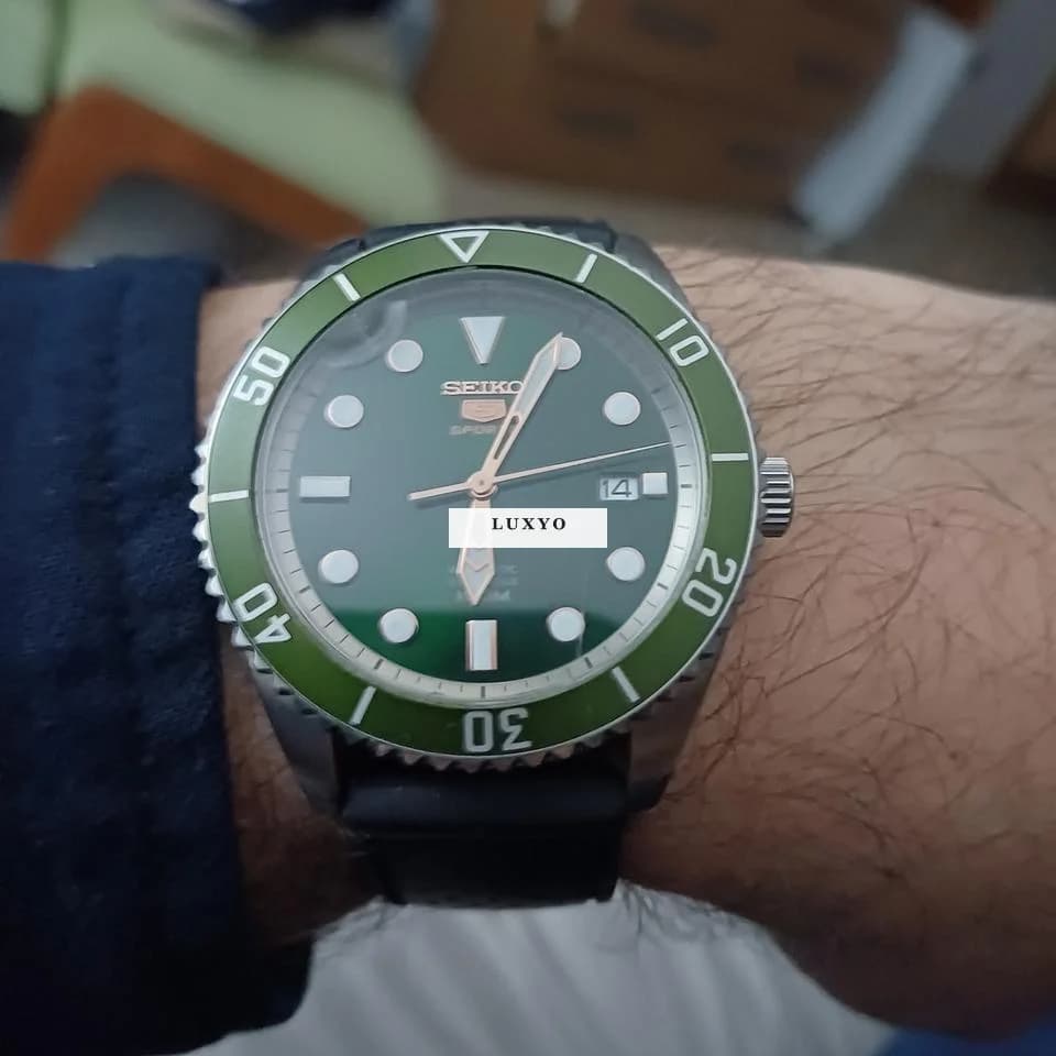 Seiko 5 Sports Watch Seiko 5 Sports watch Green dial, great timepiece - Image 1