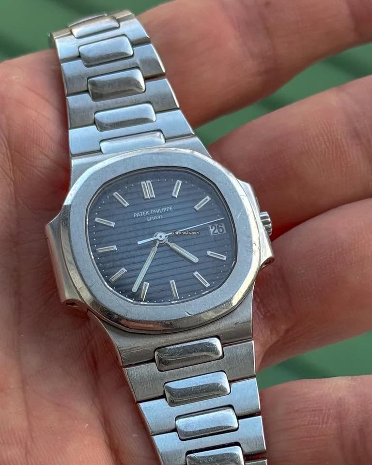 Patek Philippe Nautilus Blue Ribbed Dial – Steel – Box & Dealer Invoice – 2000 - Image 1