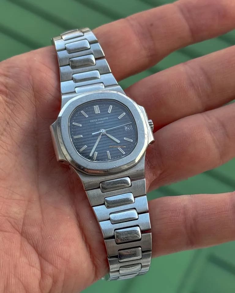 Patek Philippe Nautilus Blue Ribbed Dial – Steel – Box & Dealer Invoice – 2000 - Thumbnail 2