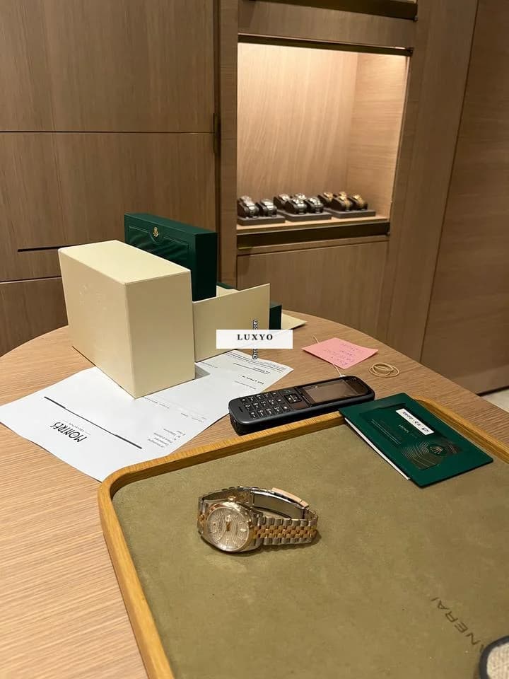 Rolex Datejust 36 126201 - Jubilee - Rose Gold/Steel -  Smooth Bezel - Thumbnail 5