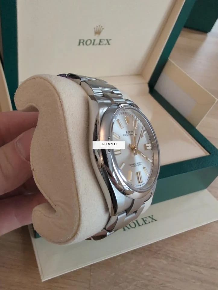 Rolex Oyster Perpetual 41 État neuf full set visible à Paris - Thumbnail 2