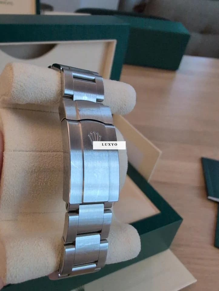 Rolex Oyster Perpetual 41 État neuf full set visible à Paris - Thumbnail 6