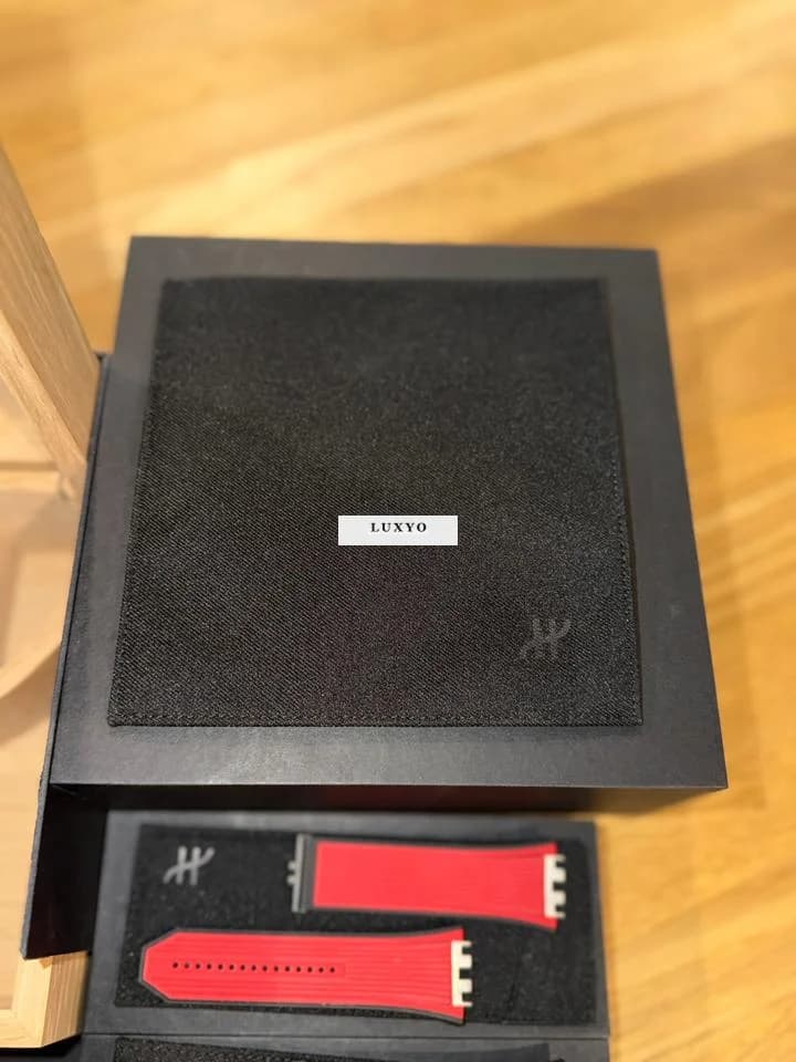 Hublot Of Big Bang Black Magic Spirit 42mm Full set, warranty 10/2027, like new, one free service - Thumbnail 8