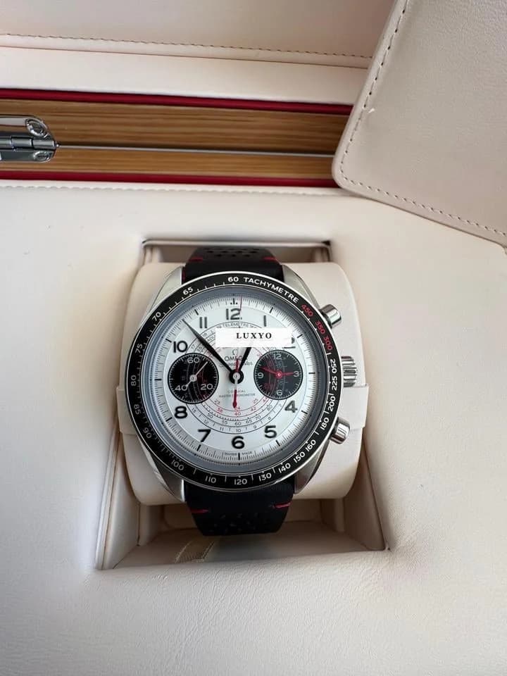 Omega Speedmaster Master Chronometer Chronograph Like New - Image 1