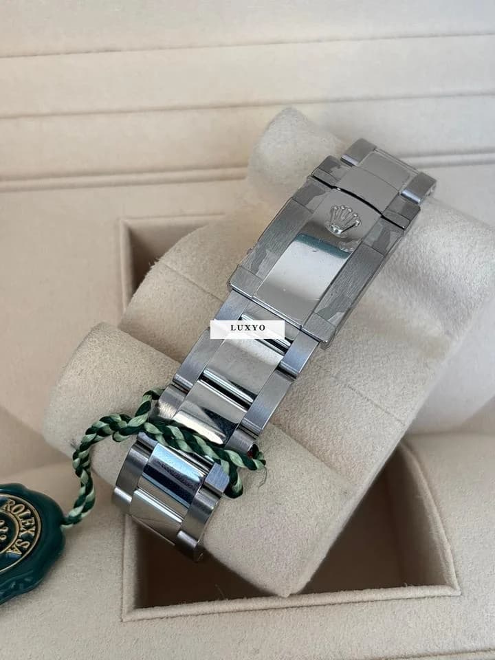Rolex Datejust 36 Rolex Datejust 36 Ref. 126200 – Silver Dial – Oyster Bracele - Thumbnail 4