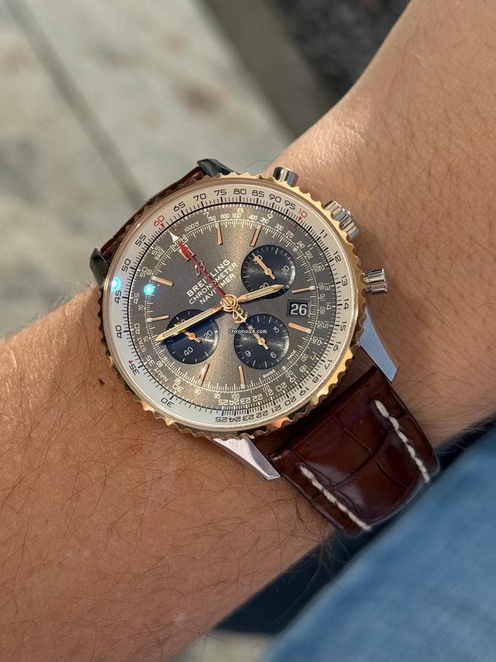 Breitling Navitimer 1 B01 Chronograph 43 Collectors full set - warranty 2027 - new strap - Image 1