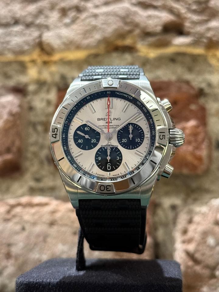 Breitling Chronomat B01 42 like new von 2025 - Image 1