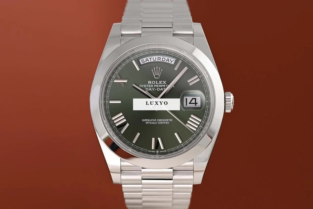 Rolex Day-Date 40 Platin Olive - LC100 08/2022 - Neuwertig - Full Set - Image 1